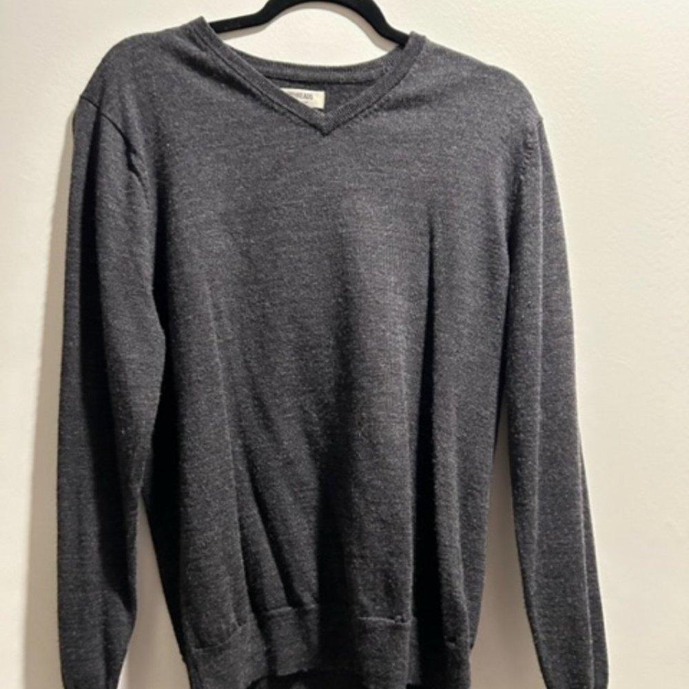 V-Neck Pullover